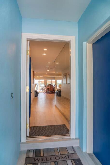 Amazing Water Front View Home Newly Renovated 3Bd 2Bth Clearwater Beach Eksteriør billede