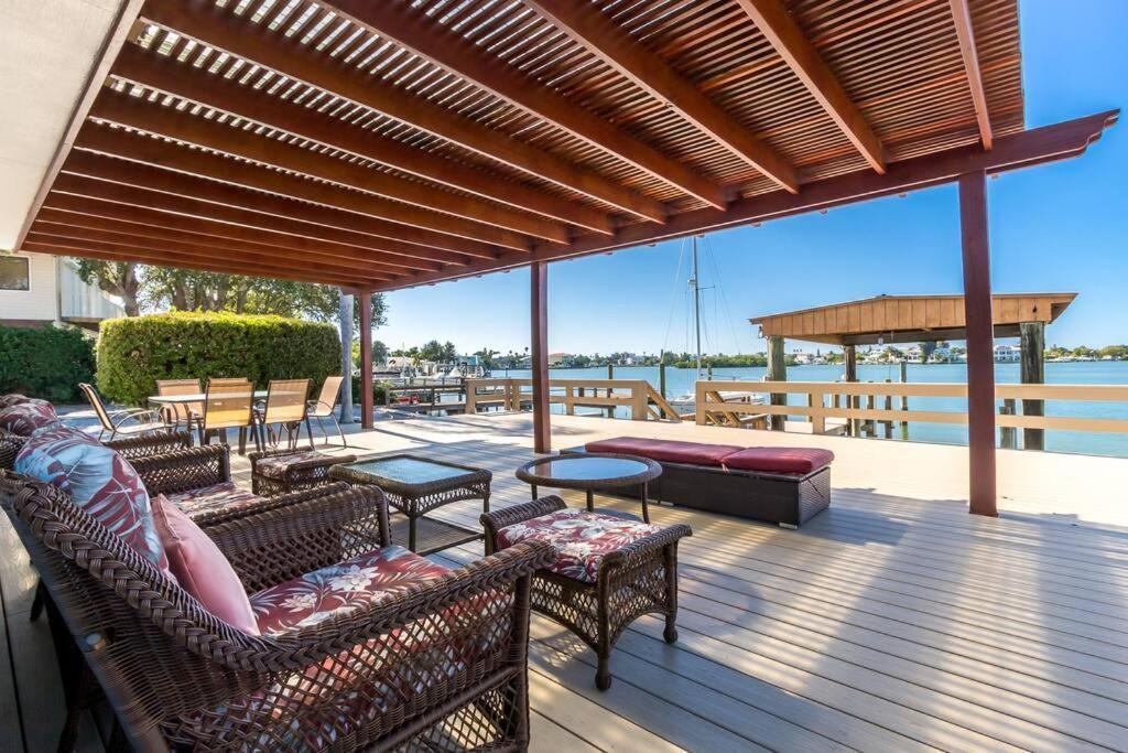 Amazing Water Front View Home Newly Renovated 3Bd 2Bth Clearwater Beach Eksteriør billede