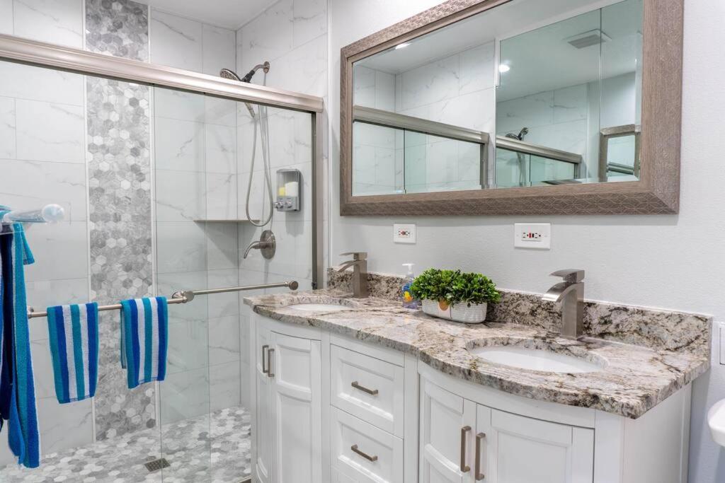 Amazing Water Front View Home Newly Renovated 3Bd 2Bth Clearwater Beach Eksteriør billede
