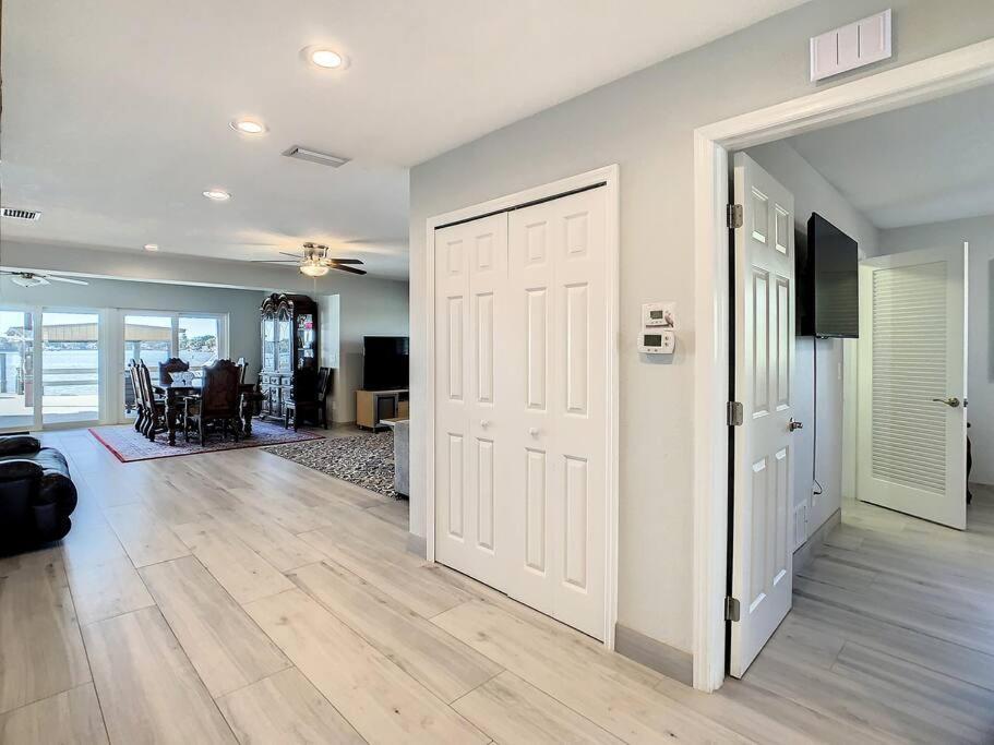 Amazing Water Front View Home Newly Renovated 3Bd 2Bth Clearwater Beach Eksteriør billede