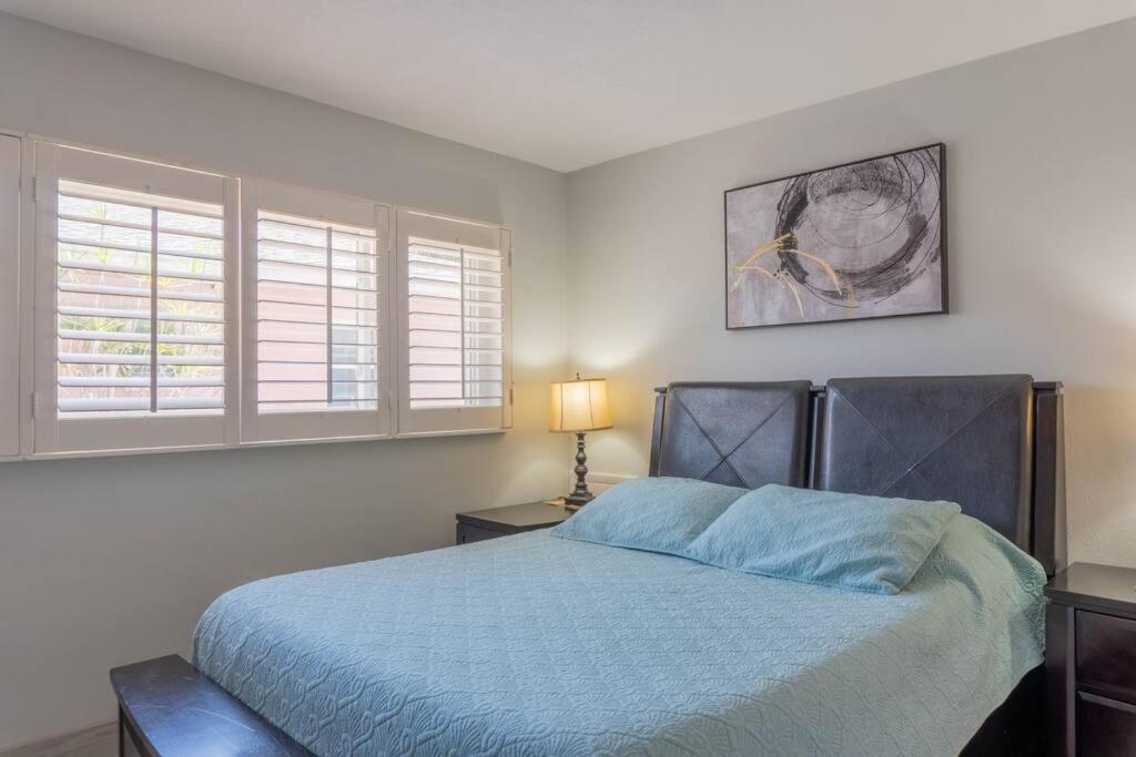 Amazing Water Front View Home Newly Renovated 3Bd 2Bth Clearwater Beach Eksteriør billede